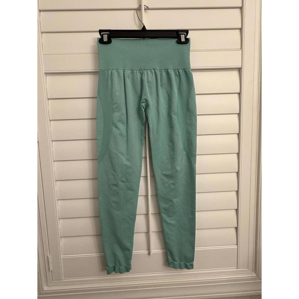NVGTN seamless contour leggings size Medium‎